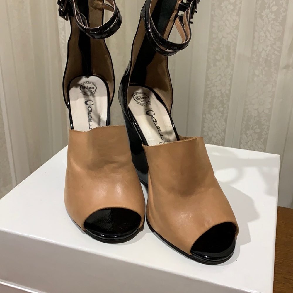 Gorgeous Black and Tan Jeffrey Campbell